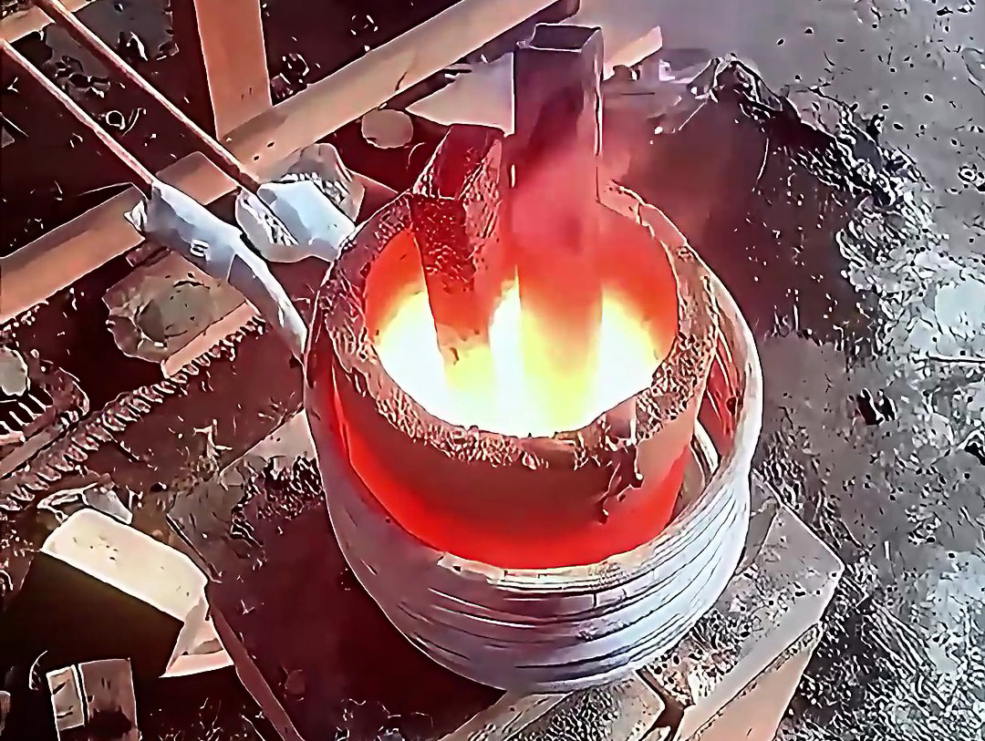 高頻金屬熔煉爐：感應(yīng)加熱技術(shù)驅(qū)動的多材質(zhì)熔煉解決方案